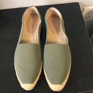 Banana Republic. Size 10. Worn once. Army green.